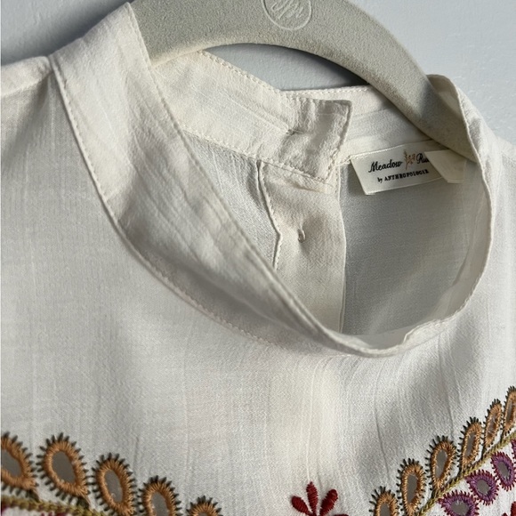 274 Anthropologie Meadow Rue Embroidered Mock Neck Back Buttons Blouse size 2 - Picture 7 of 16